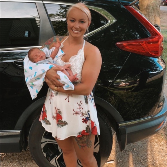 Meet your Posher, Ashley - Picture 1 of 4